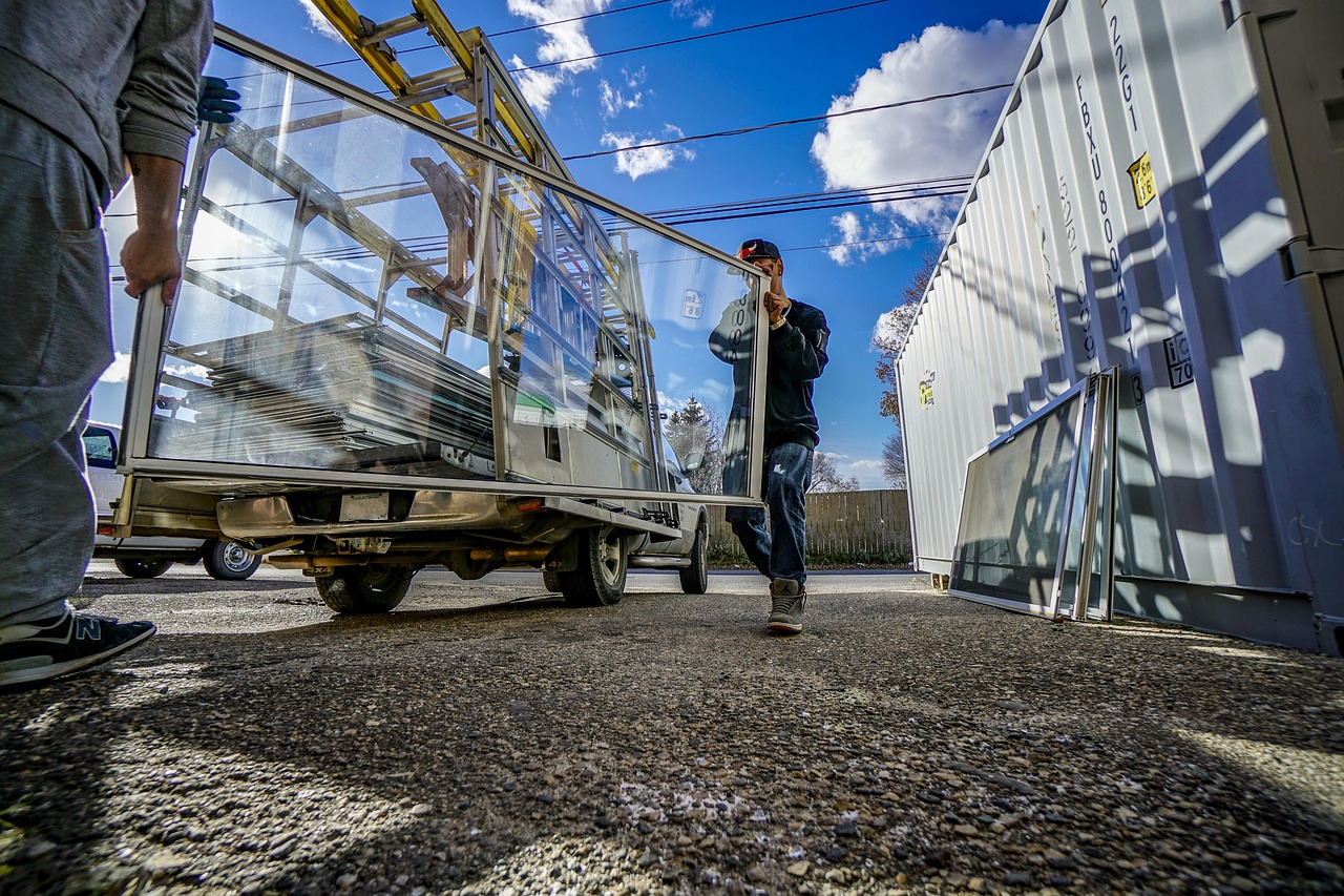 Glass work, workers, carrying glass